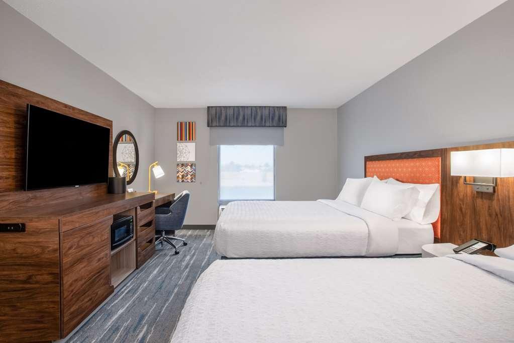 Hampton Inn & Suites Muncie Room photo